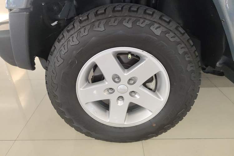Used Jeep Wrangler 2015 2.8TD Sahara Four-Door Comfort Edition Exterior 7