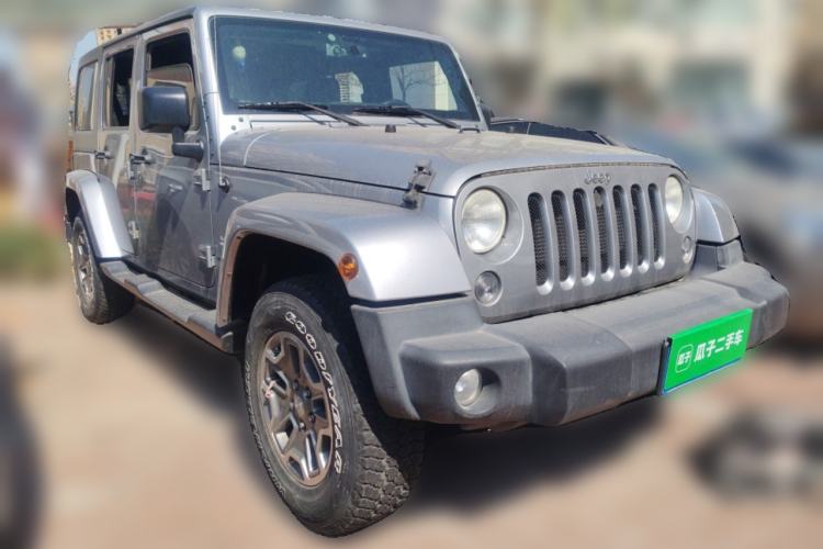 Used Jeep Wrangler 2015 3.0L Sahara Four-Door Comfort Edition Front Right 45 Deg