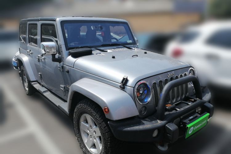Used Jeep Wrangler 2015 2.8TD Sahara Four-Door Comfort Edition Front Right 45 Deg
