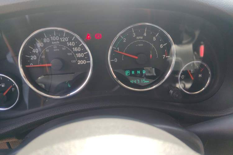 Used Jeep Wrangler 2015 3.0L Sahara Four-Door Comfort Edition Instrument Cluster
