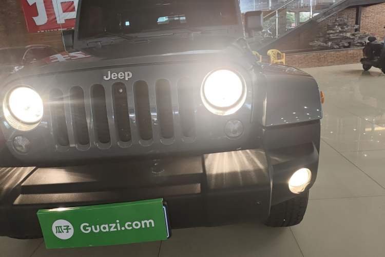 Used Jeep Wrangler 2015 2.8TD Sahara Four-Door Comfort Edition Left Front Headlight
