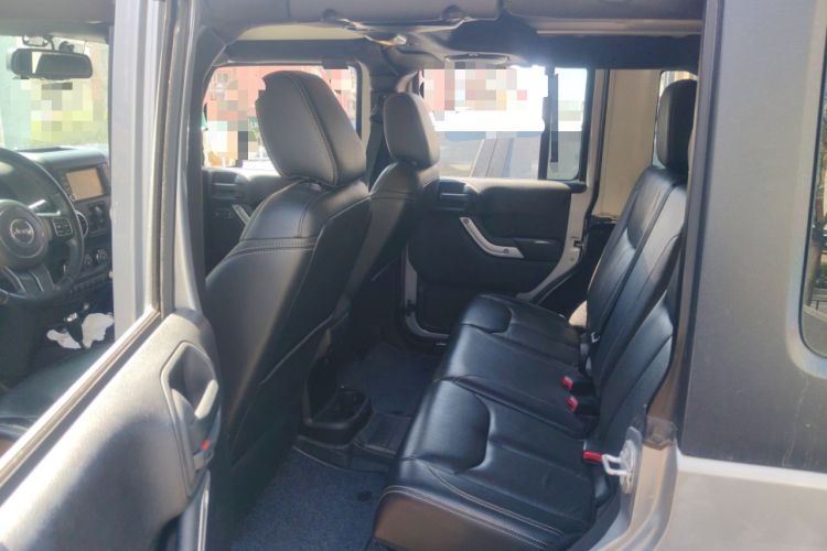Used Jeep Wrangler 2015 3.0L Sahara Four-Door Comfort Edition Left Rear Seat