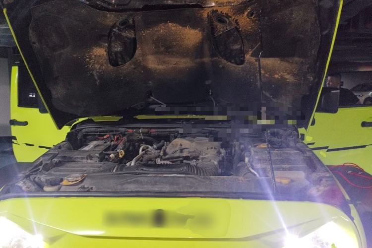 Used Jeep Wrangler 2015 3.0L Sahara Four-Door Comfort Edition Engine Bay