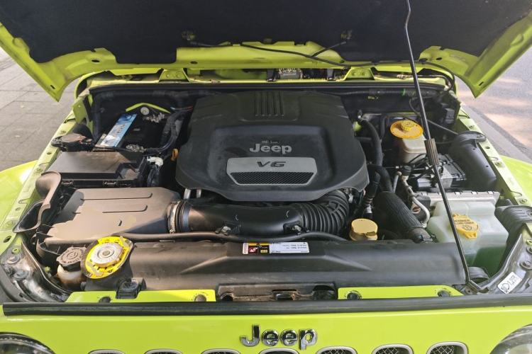 Used Jeep Wrangler 2015 3.0L Sahara Four-Door Comfort Edition Engine Bay