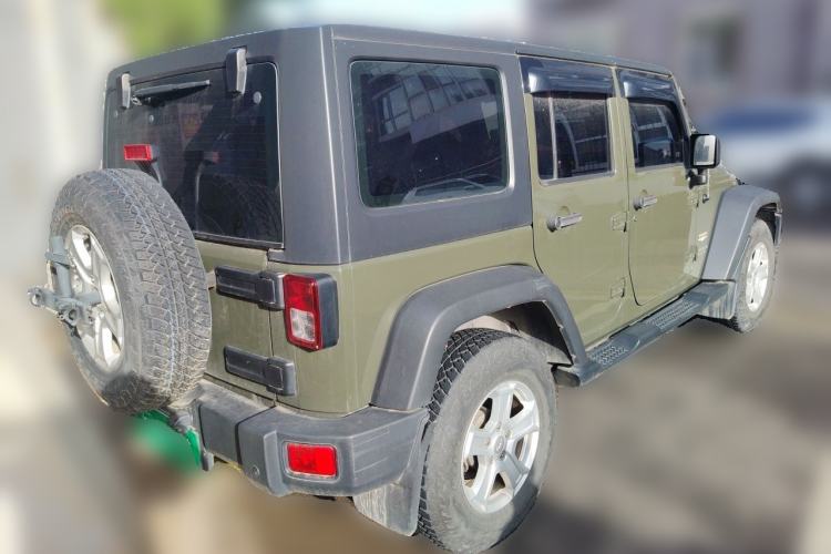 Used Jeep Wrangler 2015 3.0L Sahara Four-Door Edition Exterior 5