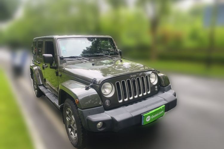 Used Jeep Wrangler 2015 3.0L Sahara Four-Door Comfort Edition Front Right 45 Deg