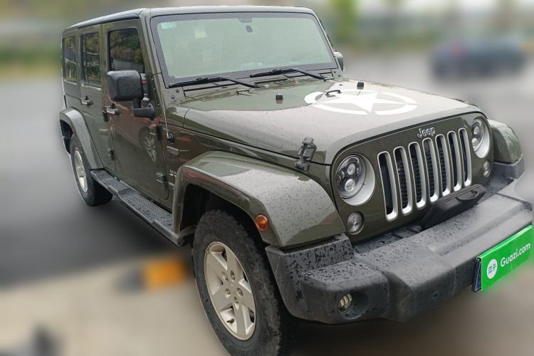 Used Jeep Wrangler 2015 2.8TD Sahara Four-Door Comfort Edition Front Right 45 Deg