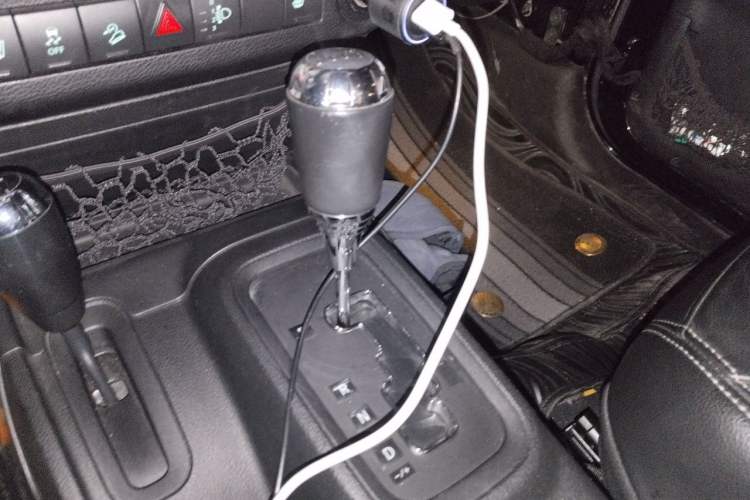 Used Jeep Wrangler 2015 3.0L Sahara Four-Door Comfort Edition Gear Lever