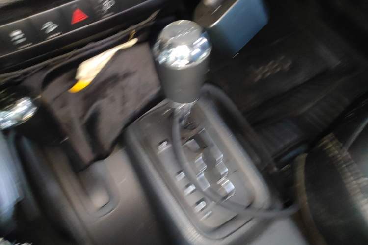 Used Jeep Wrangler 2015 3.6L Rubicon Four-Door Comfort Edition Gear Lever