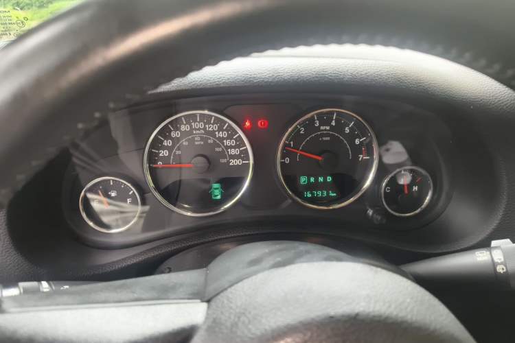 Used Jeep Wrangler 2015 3.0L Sahara Four-Door Comfort Edition Instrument Cluster