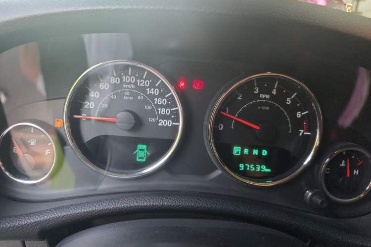 Used Jeep Wrangler 2015 3.0L Sahara Four-Door Comfort Edition Instrument Cluster