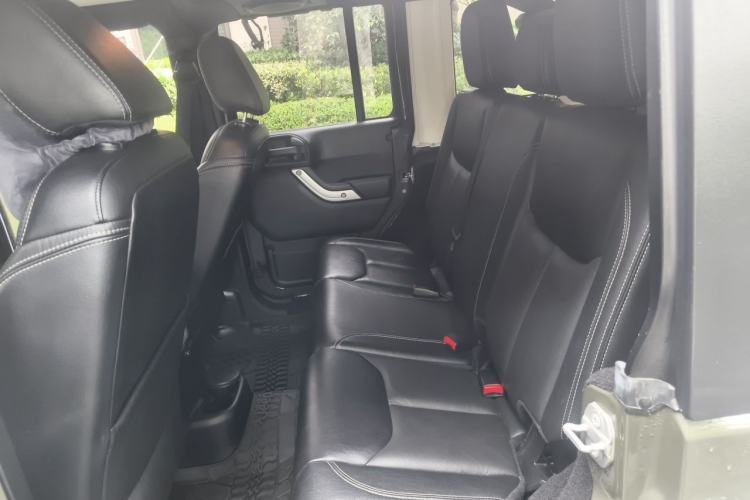 Used Jeep Wrangler 2015 3.0L Sahara Four-Door Comfort Edition Left Rear Seat