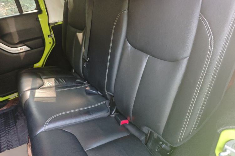 Used Jeep Wrangler 2015 3.0L Sahara Four-Door Comfort Edition Left Rear Seat
