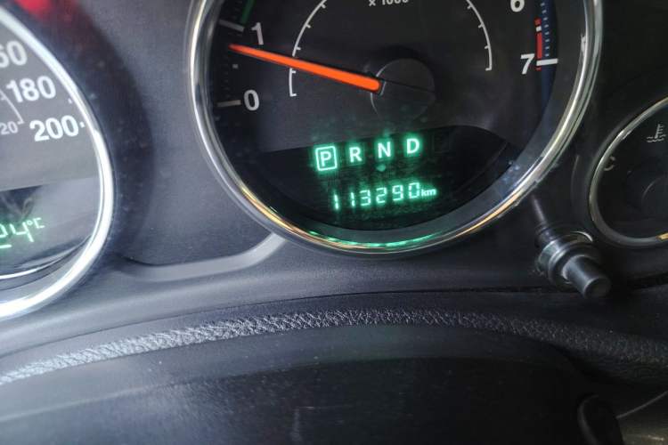 Used Jeep Wrangler 2015 3.6L Rubicon Two-Door Comfort Edition Odometer Close Up