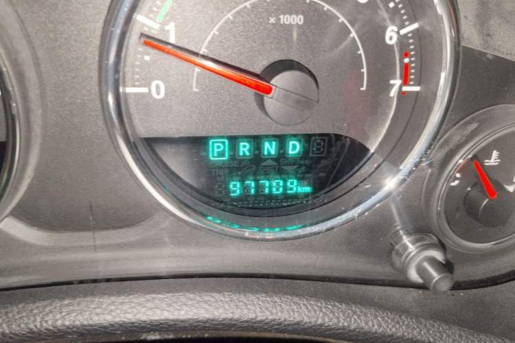 Used Jeep Wrangler 2015 3.0L Sahara Four-Door Comfort Edition Odometer Close Up
