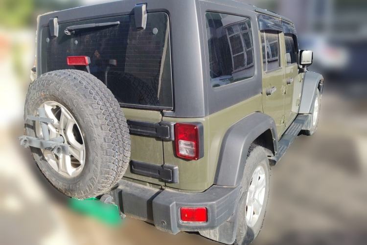 Used Jeep Wrangler 2015 3.0L Sahara Four-Door Edition Rear