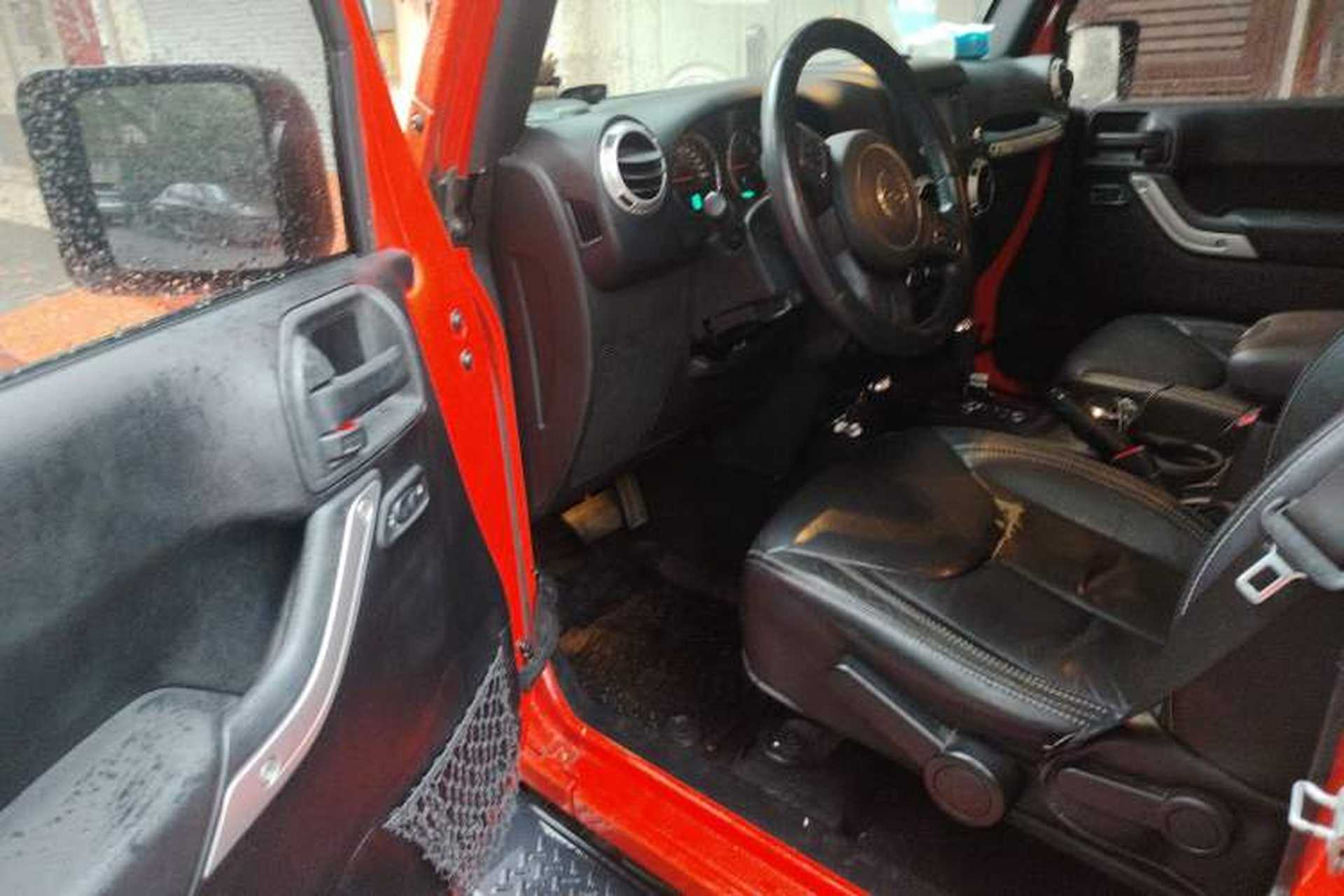 Used Jeep Wrangler 2015 3.0L Sahara Four-Door Edition Driver Seat