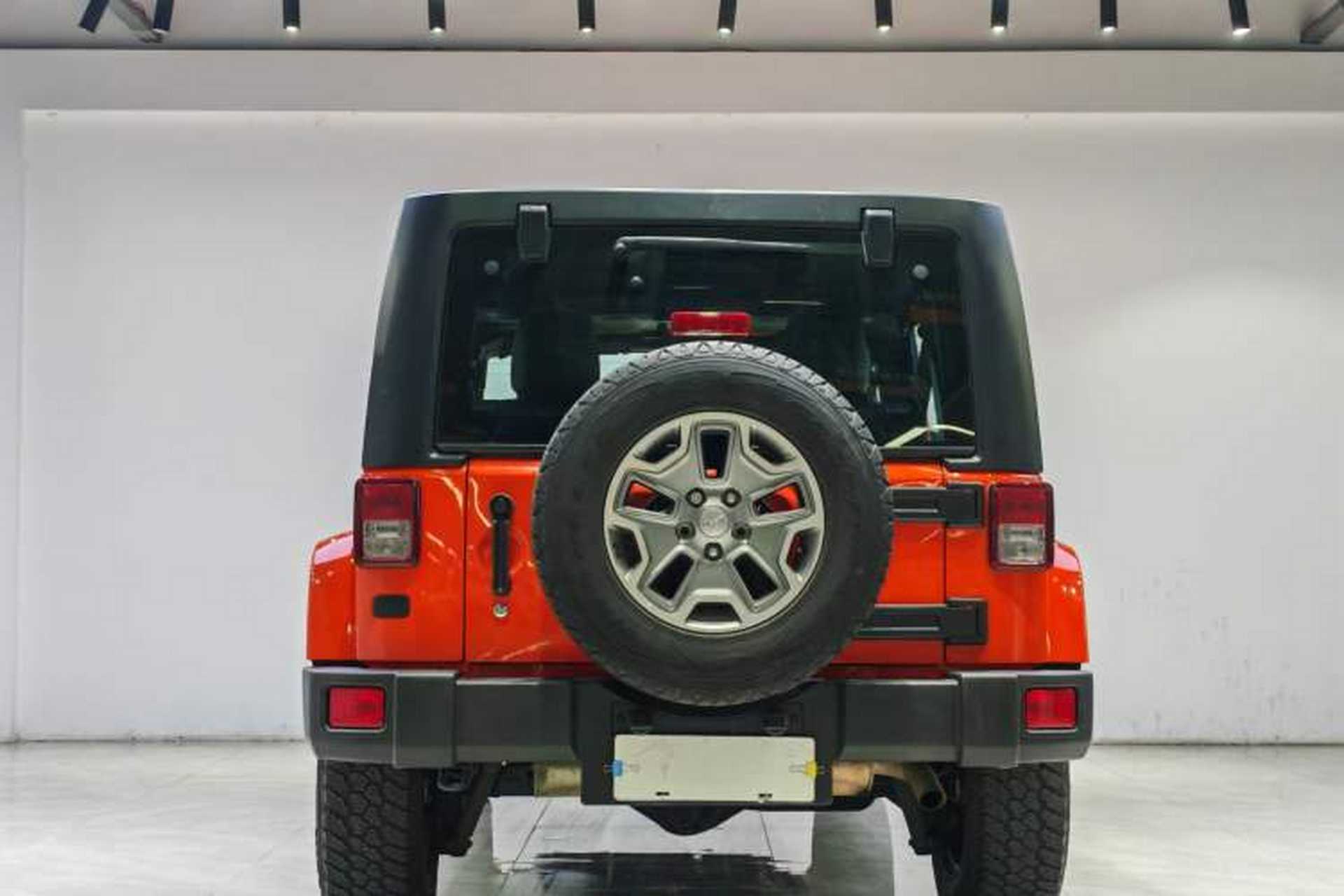 Used Jeep Wrangler 2015 3.0L Sahara Four-Door Edition Exterior 4