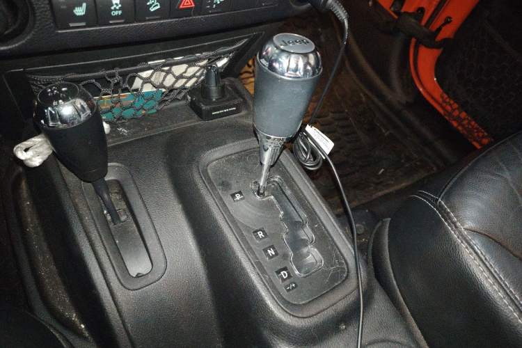 Used Jeep Wrangler 2015 3.0L Sahara Four-Door Edition Gear Lever