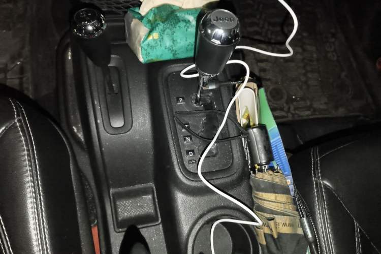 Used Jeep Wrangler 2015 3.0L Sahara Four-Door Comfort Edition Gear Lever