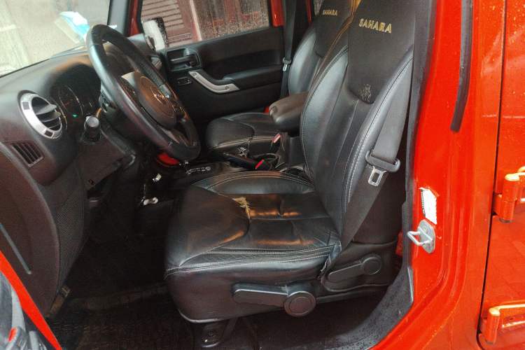 Used Jeep Wrangler 2015 3.0L Sahara Four-Door Edition Left Front Seat