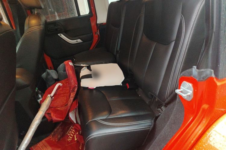 Used Jeep Wrangler 2015 3.0L Sahara Four-Door Edition Left Rear Seat