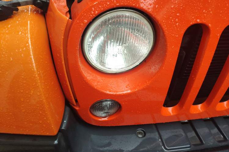 Used Jeep Wrangler 2015 3.0L Sahara Four-Door Edition Right Front Headlight