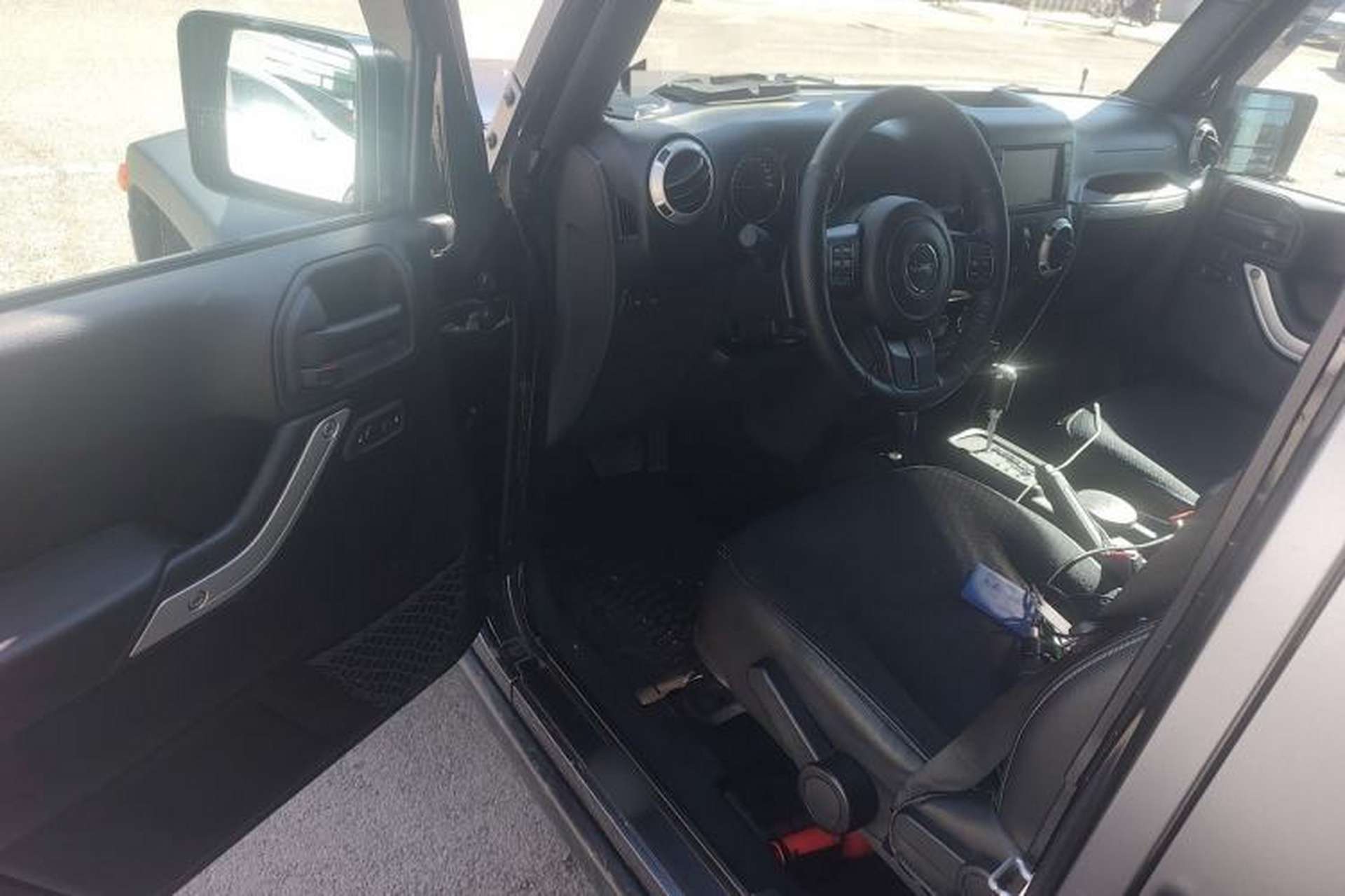 Used Jeep Wrangler 2015 3.6L Rubicon Four-Door Comfort Edition Driver Seat