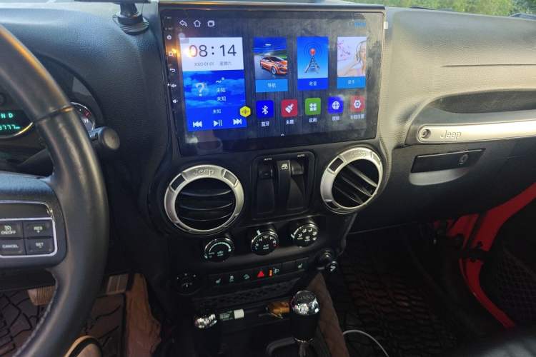 Used Jeep Wrangler 2015 3.6L Rubicon Two-Door Comfort Edition Audio And AC Panel