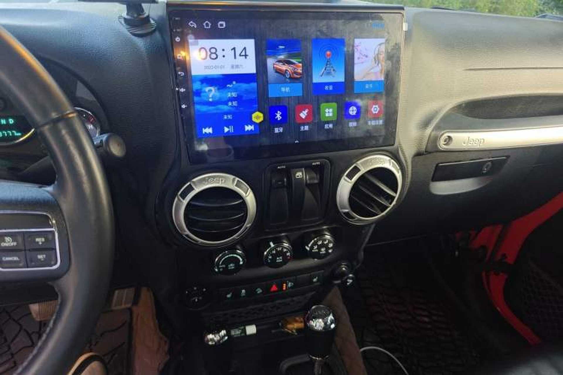 Used Jeep Wrangler 2015 3.6L Rubicon Two-Door Comfort Edition Audio And AC Panel