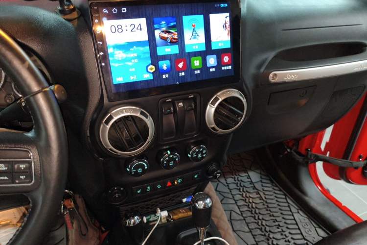 Used Jeep Wrangler 2015 3.6L Rubicon Two-Door Comfort Edition Audio And AC Panel