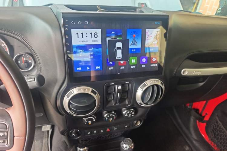 Used Jeep Wrangler 2015 3.6L Rubicon Four-Door Comfort Edition Audio And AC Panel