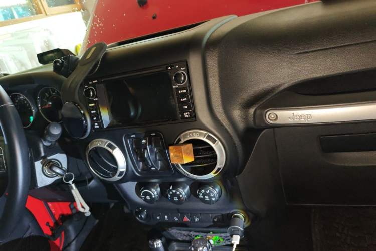 Used Jeep Wrangler 2015 3.0L Sahara Four-Door Comfort Edition Audio And AC Panel