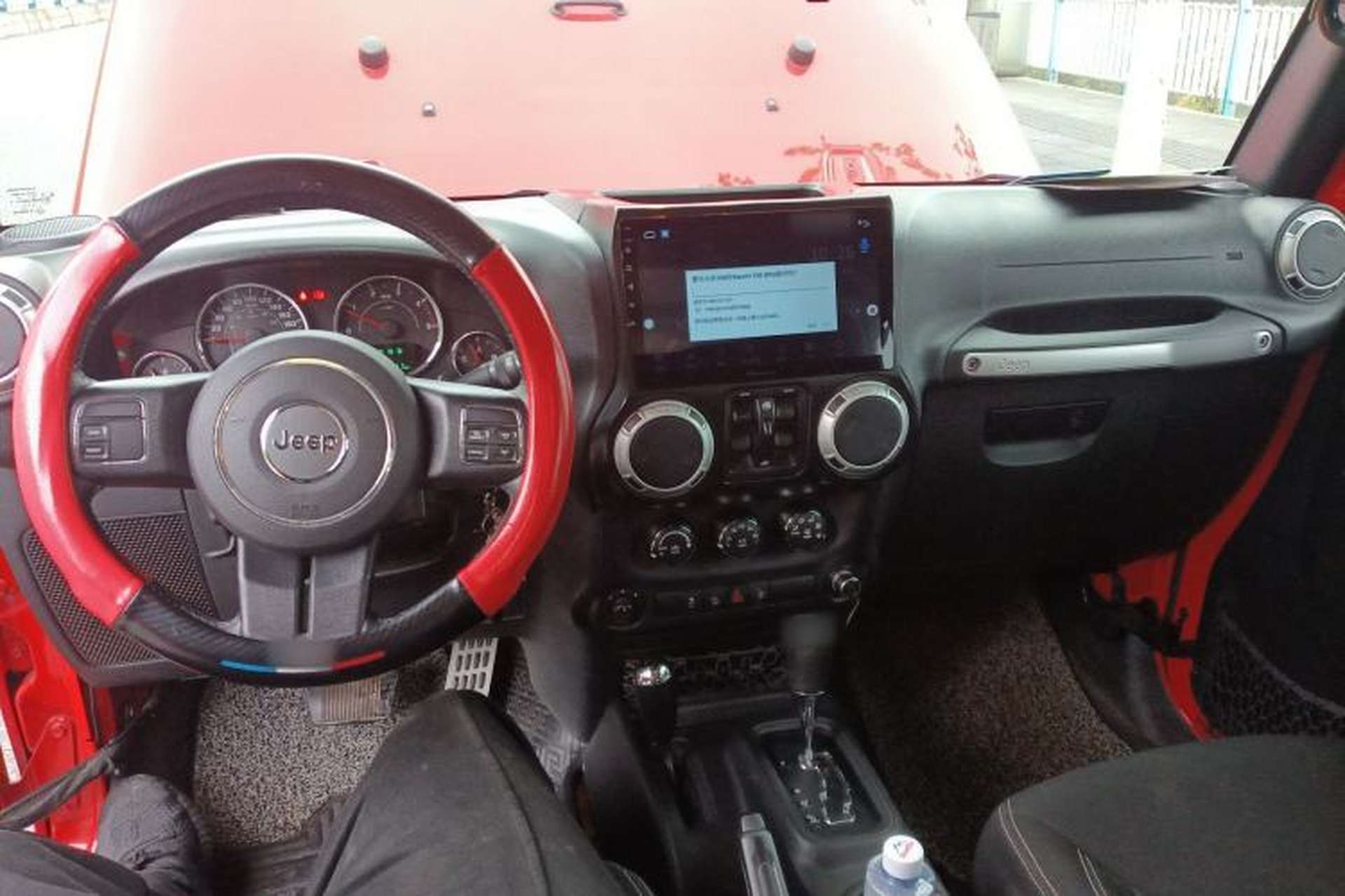 Used Jeep Wrangler 2015 2.8TD Sahara Four-Door Comfort Edition Center Console