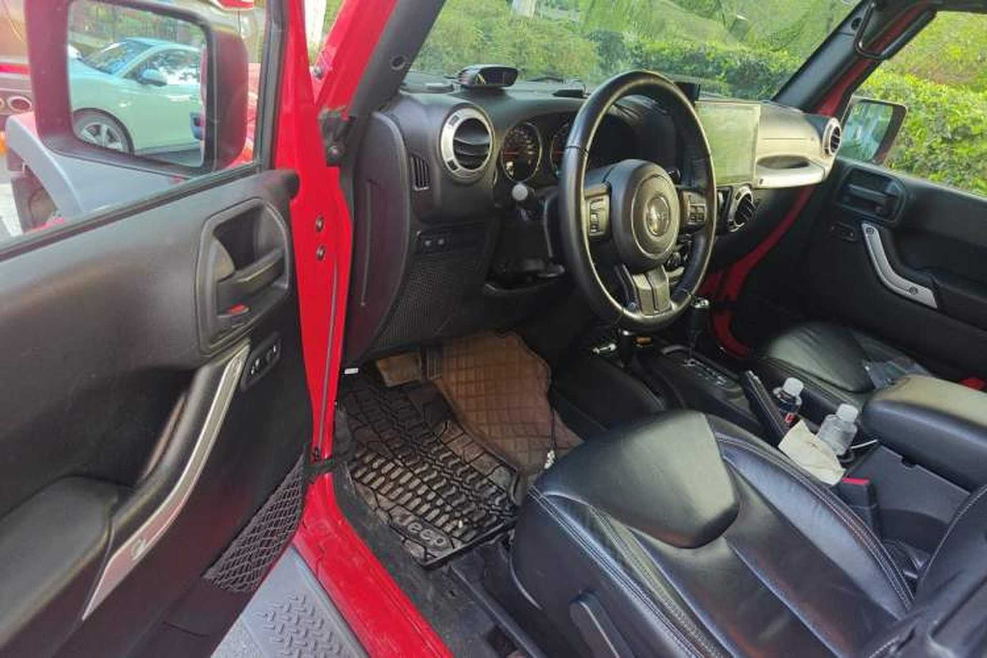 Used Jeep Wrangler 2015 3.6L Rubicon Two-Door Comfort Edition Driver Seat
