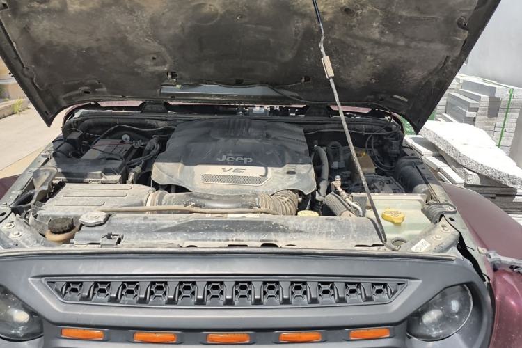 Used Jeep Wrangler 2015 3.0L Sahara Four-Door Edition Engine Bay