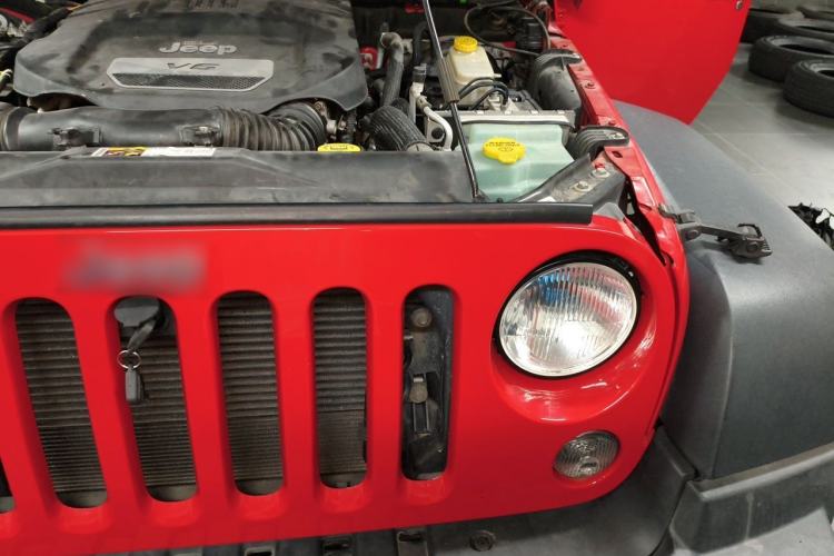 Used Jeep Wrangler 2015 3.6L Rubicon Two-Door Comfort Edition Engine Bay Left