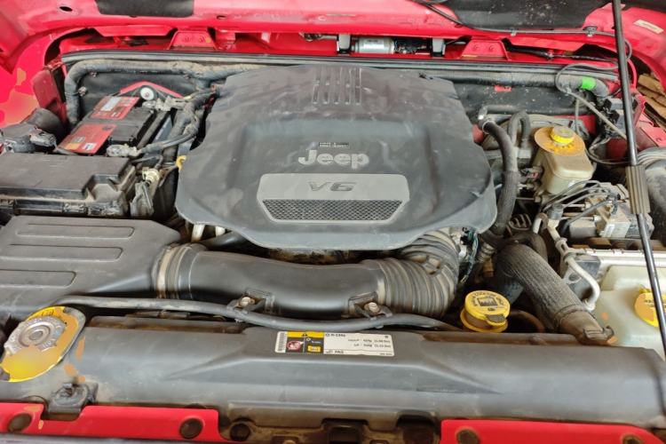 Used Jeep Wrangler 2015 3.0L Sahara Four-Door Comfort Edition Engine Bay
