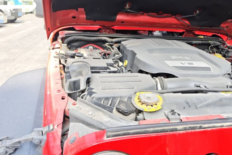 Used Jeep Wrangler 2015 3.6L Rubicon Two-Door Comfort Edition Engine Bay Right