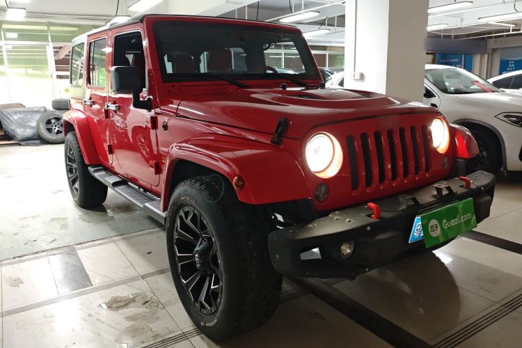 Used Jeep Wrangler 2015 2.8TD Sahara Four-Door Comfort Edition Exterior 1