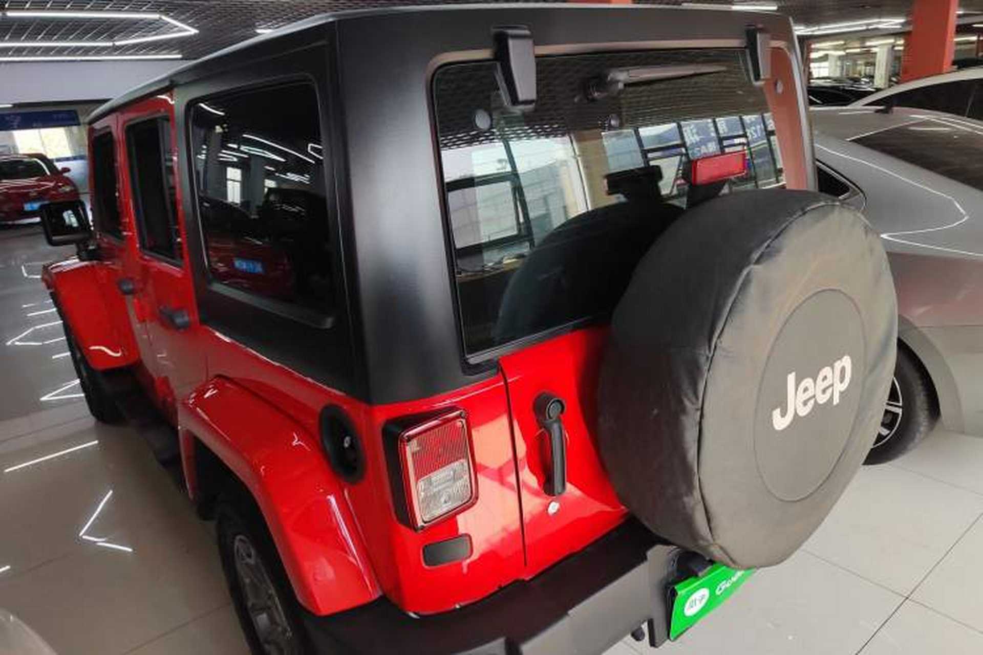 Used Jeep Wrangler 2015 3.0L Sahara Four-Door Comfort Edition Exterior 3