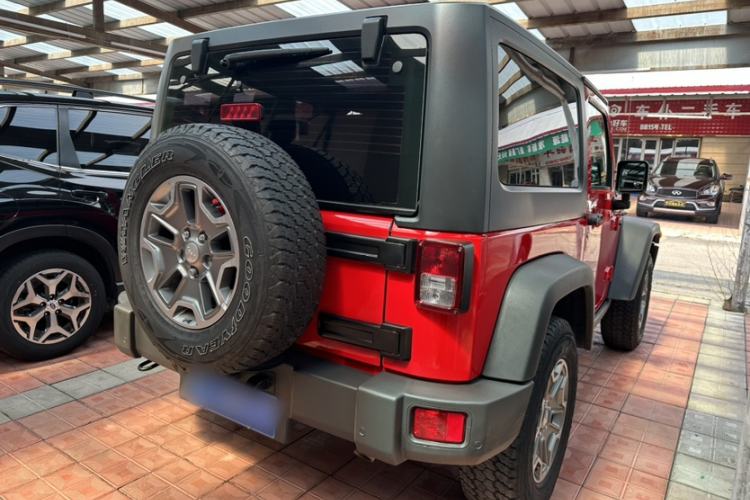 Used Jeep Wrangler 2015 3.6L Rubicon Two-Door Comfort Edition Exterior 8