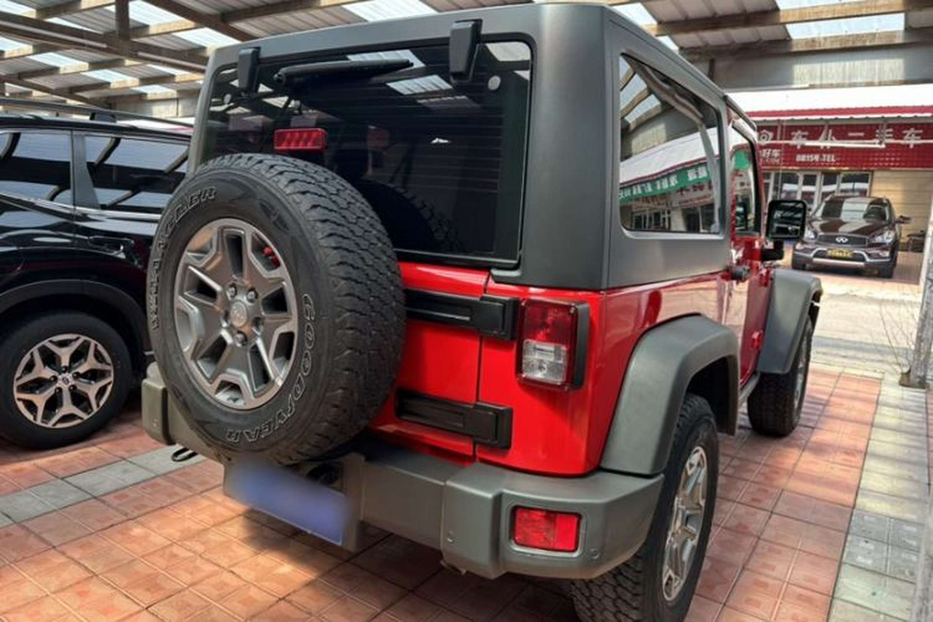 Used Jeep Wrangler 2015 3.6L Rubicon Two-Door Comfort Edition Exterior 8