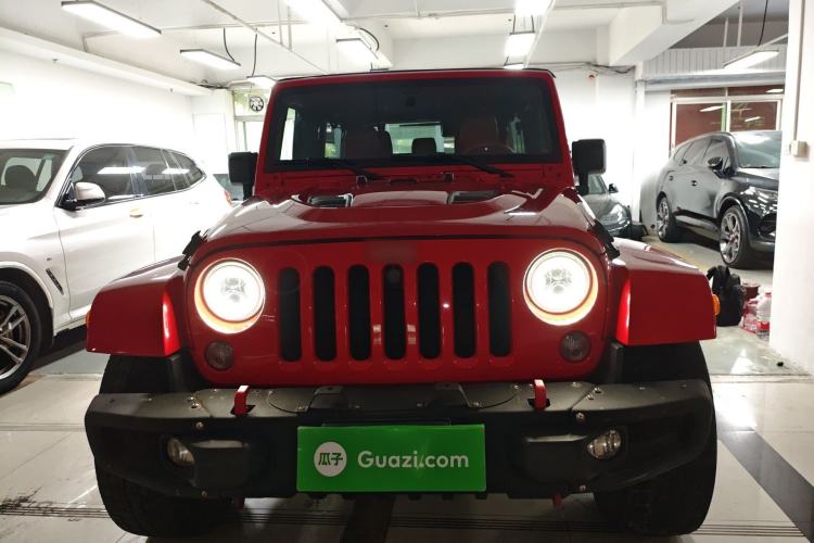 Used Jeep Wrangler 2015 2.8TD Sahara Four-Door Comfort Edition Front