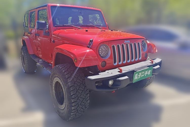 Used Jeep Wrangler 2015 3.0L Sahara Four-Door Comfort Edition Front Right 45 Deg