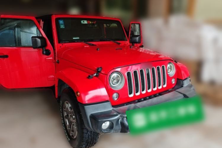 Used Jeep Wrangler 2015 3.0L Sahara Four-Door Comfort Edition Front Right 45 Deg