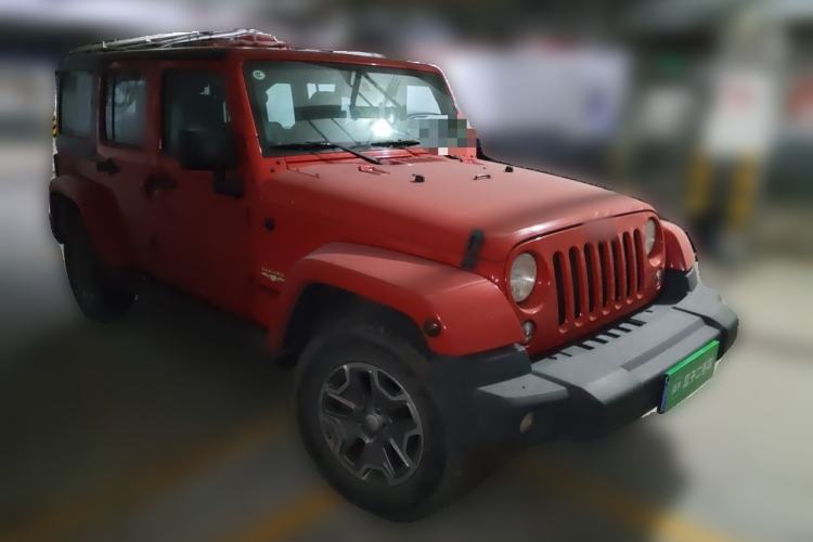 Used Jeep Wrangler 2015 3.0L Sahara Four-Door Comfort Edition Front Right 45 Deg