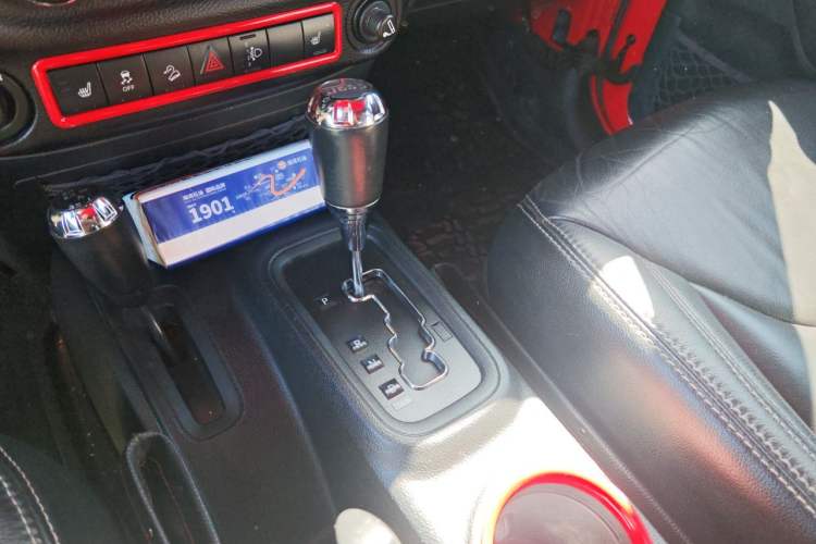 Used Jeep Wrangler 2015 3.0L Sahara Four-Door Comfort Edition Gear Lever