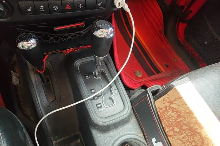 Used Jeep Wrangler 2015 3.0L Sahara Four-Door Comfort Edition Gear Lever