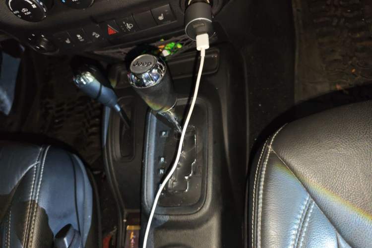 Used Jeep Wrangler 2015 3.0L Sahara Four-Door Comfort Edition Gear Lever